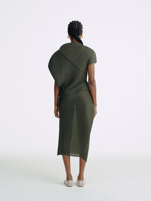 LT26082 Contour Pleated Set