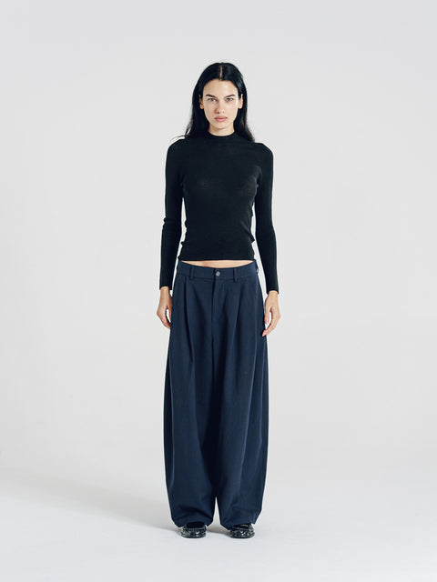 Fine Merino-Wool Fitted Sweater Black