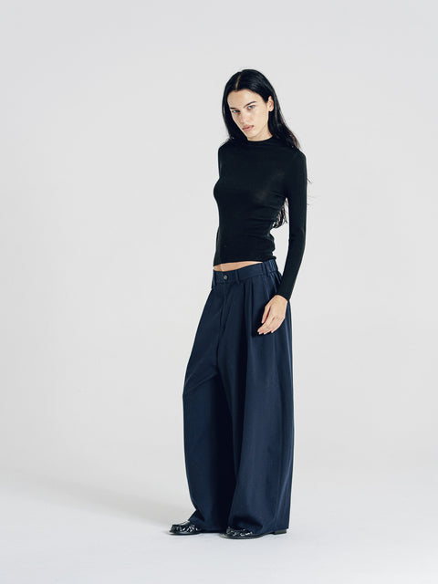 Fine Merino-Wool Fitted Sweater Black