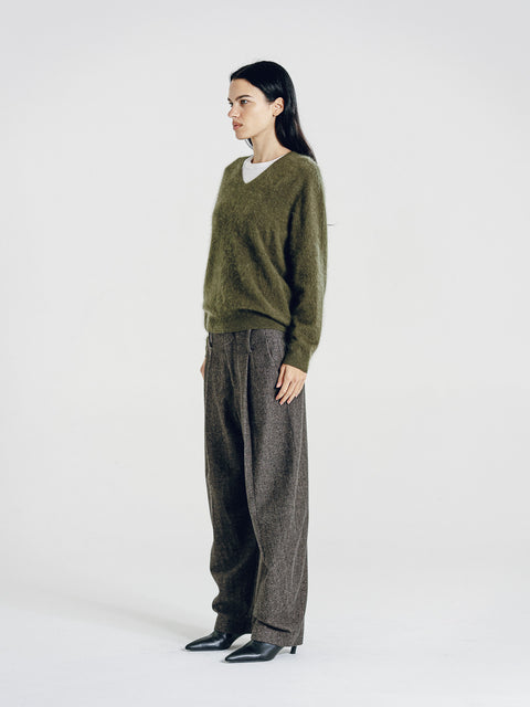 Sam Brushed Cashmere-Wool V-Neck Sweater Olive