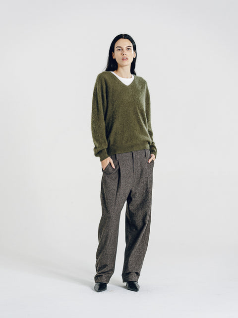 Sam Brushed Cashmere-Wool V-Neck Sweater Olive