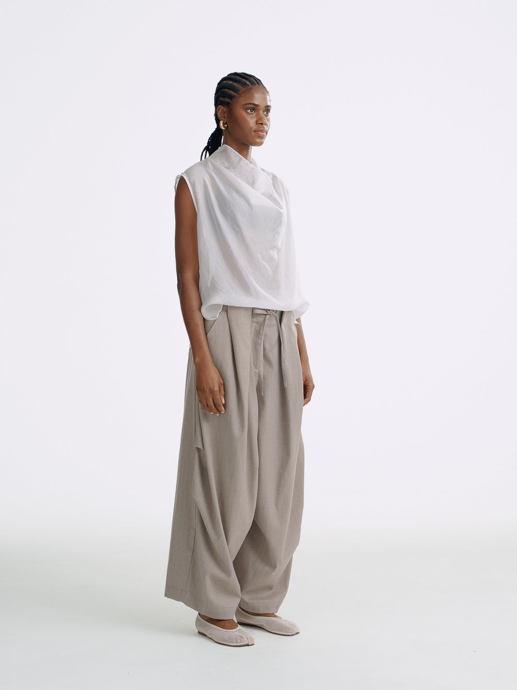 LT26048 Sheering Drape Front Top White – Mute by JL