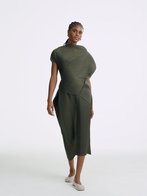 LT26082 Contour Pleated Set