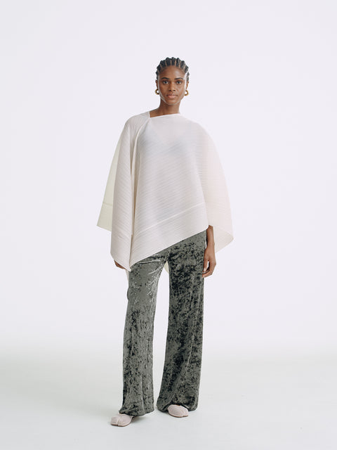 LT26083 Contour Pleated Cape