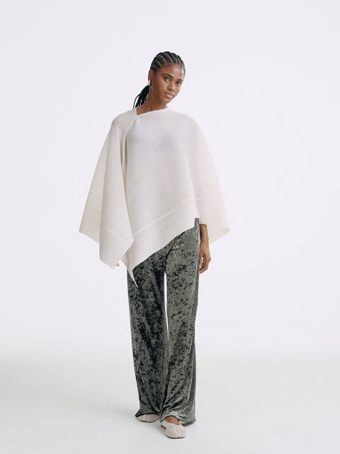LT26083 Contour Pleated Cape
