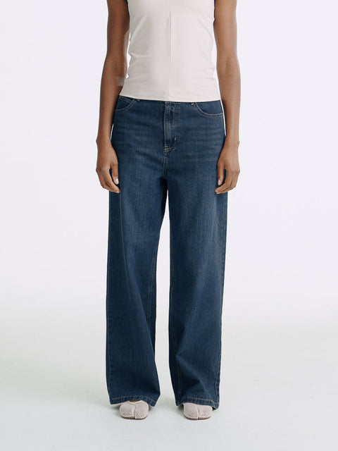 LT26044 Relaxed Straight Leg Jeans