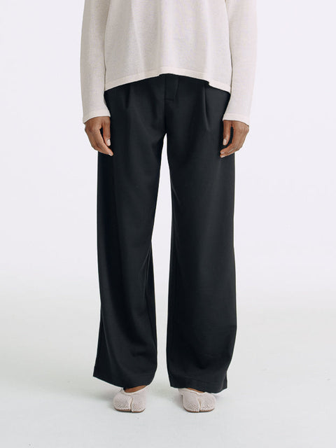 LT26020 Black Tailored Pants