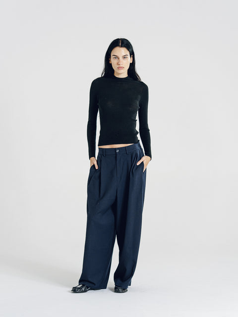 Fine Merino-Wool Fitted Sweater Black