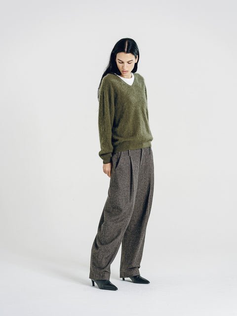 Sam Brushed Cashmere-Wool V-Neck Sweater Olive
